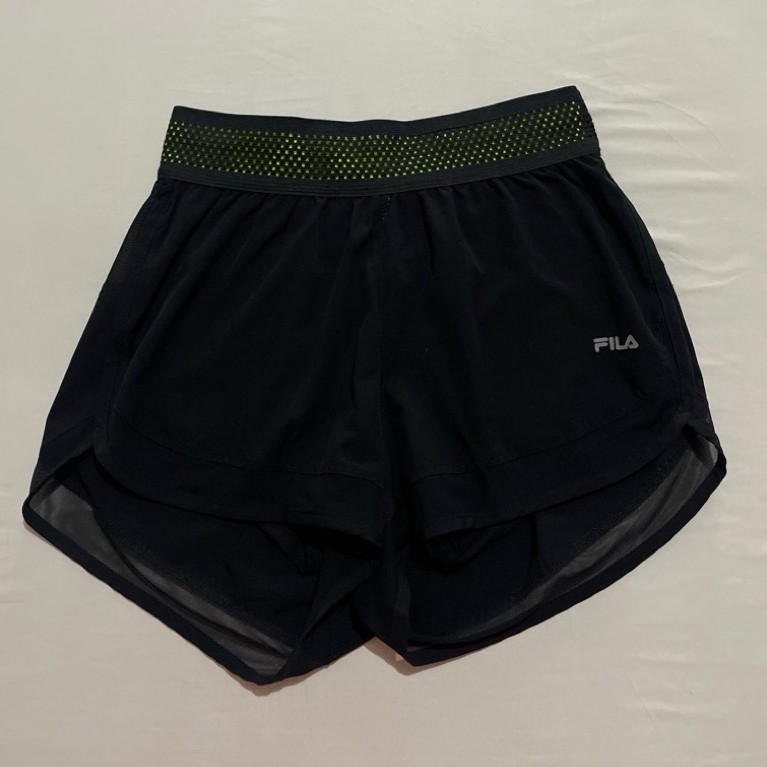 fila celana pendek