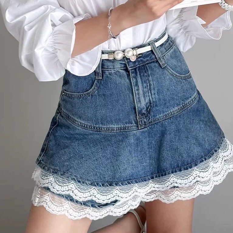 Rok denim renda putih