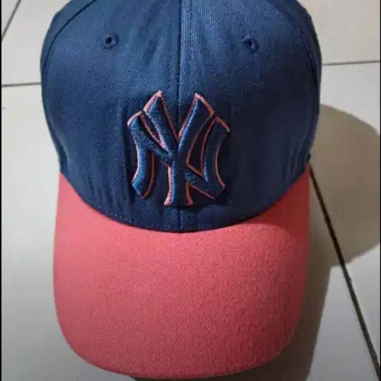 topi MLB NY second