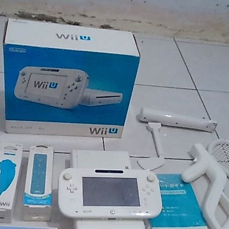 Nintendo Wii U 500 GB full set + Aksesoris Wii Sport