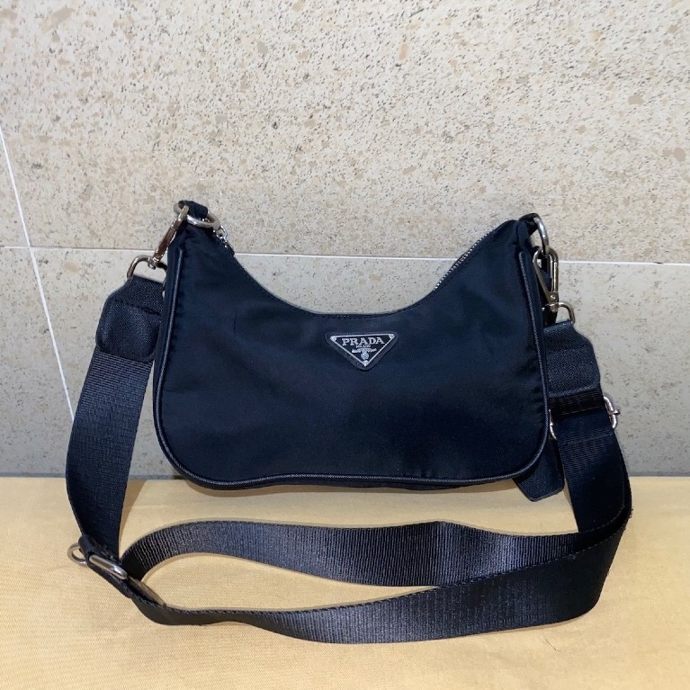 tas sling bag selempang cewe wanita brand Prada nylon hitam black