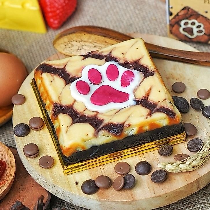 Brownies Gluten Free Strawberry Cheesecake Flaky Milbona by Orilla Bakery