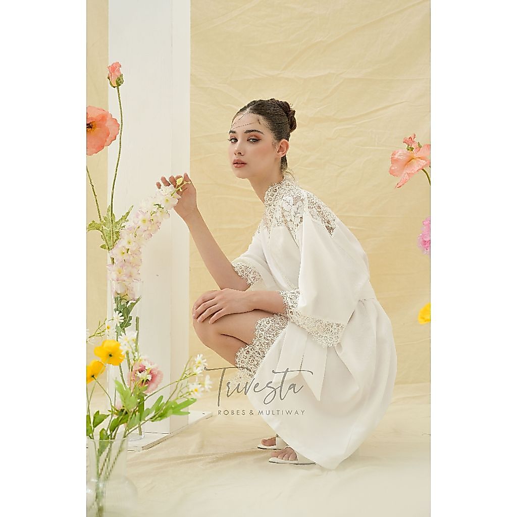 Trivesta Robes - Sachi Robe – Signature Collection - Kimono Pengantin Bride Robe Kombinasi Satin Bro