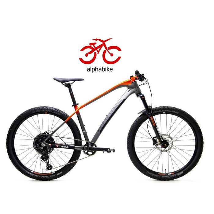 SEPEDA GUNUNG MTB THRILL 27.5 RAVAGE AL - 2.0 - SATIN DARK GREY/ORANGE - 17 L