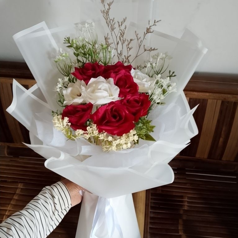 Buket Mawar Merah Putih Artificial Premium