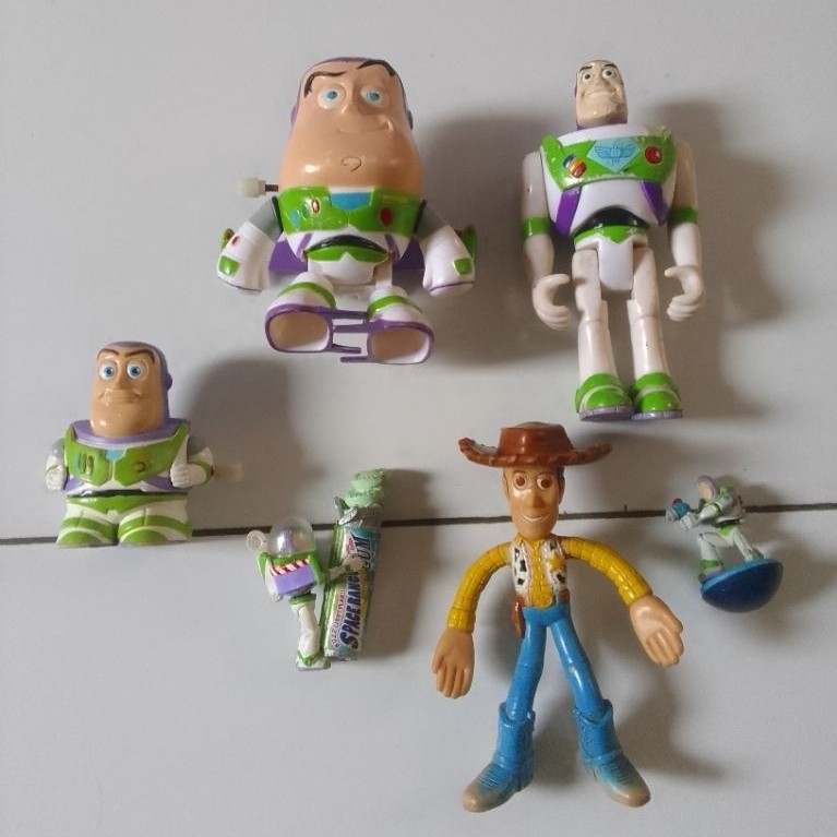 Set Take All Figure Toy Story dan Looney Tunes Ori