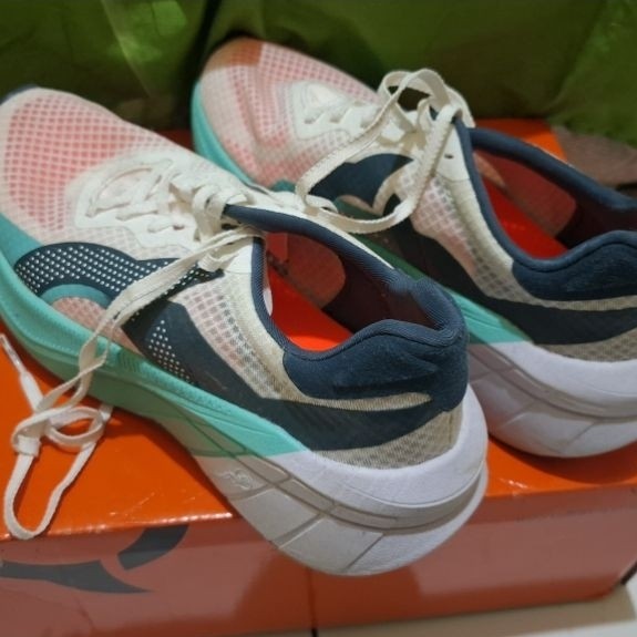 PRELOVED SEPATU LARI ORTUSEIGHT HYPERFUSE 3.0 SIZE 38