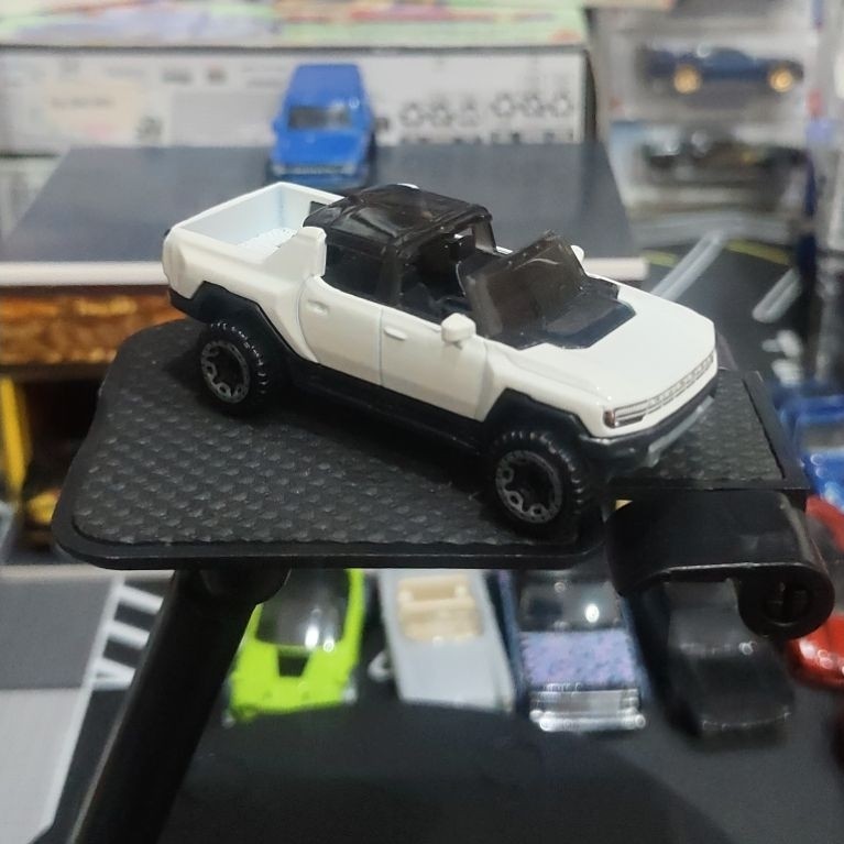 HotWheels GMC Hummer EV Putih Loose