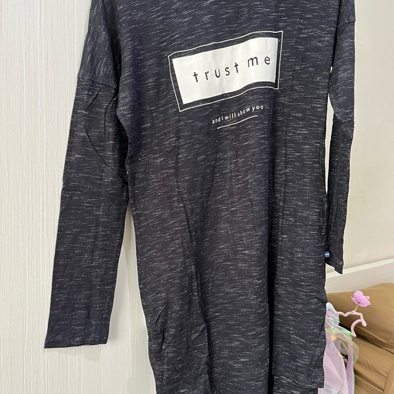 Preloved Flamoush Kaos Wanita
