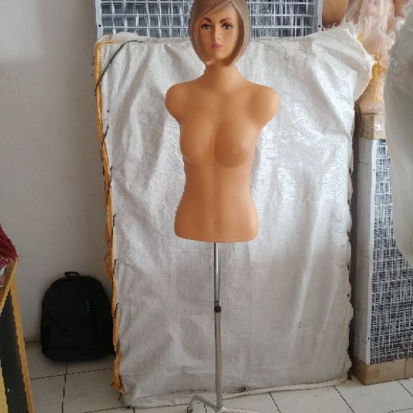 manekin wanita dewasa amel + kaki besi