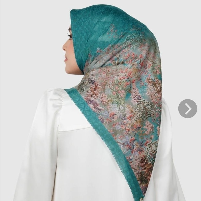 Ready NEW Buttonscarves Holiday 3 Jacquard  Voile Square - EVERGREEN