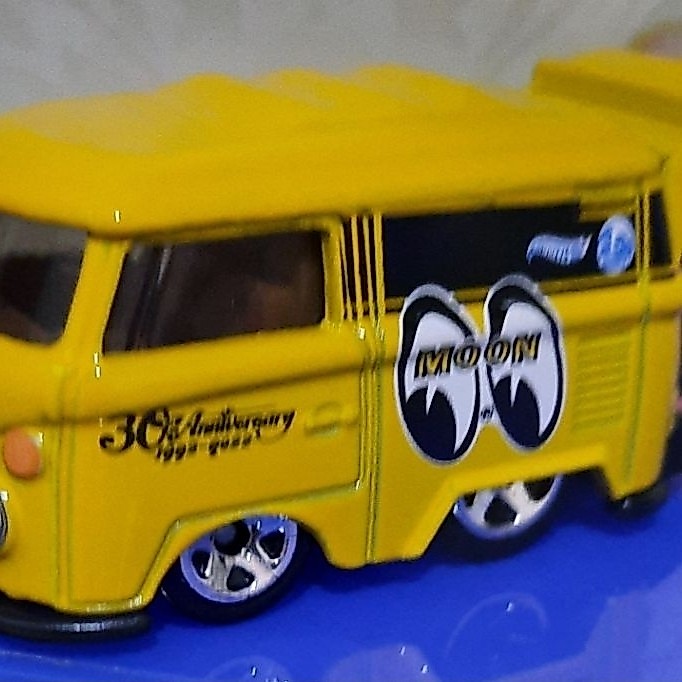 Hotwheels Kool Kombi Moon Eyes