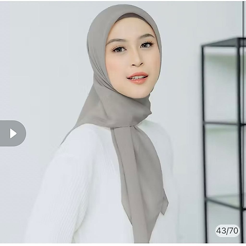 Hijab Segi Empat (Poly Cotton Square) by Lozy Hijab Brand New