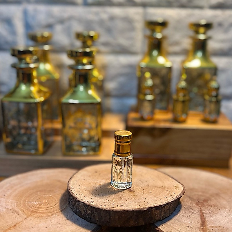 White Oud / Oud Abyad / White Oudh / Parfum Arab / Gaharu Putih / Arabian Perfumes