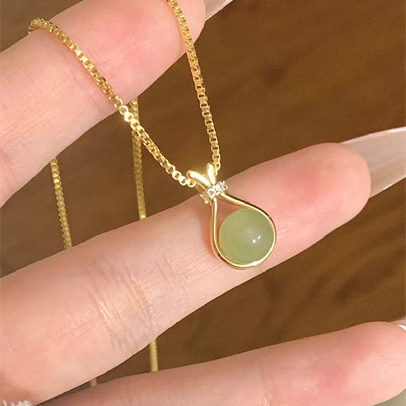Kalung Titanium Wanita Liontin Giok