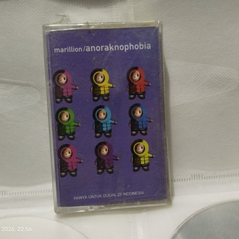 kaset pita MARILLION // ANORAKNOPHOBIA (segel)
