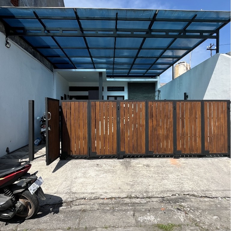 Pagar Conwood Kombinasi Kanopi Polycarbonate