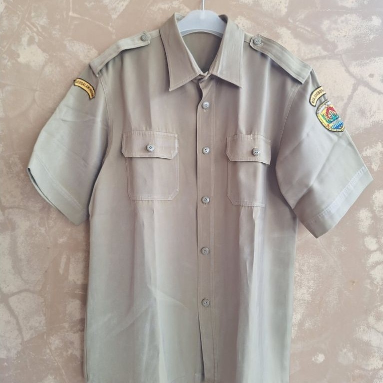 PRELOVED BAJU SERAGAM KANTOR PRIA COWOK KAIN KATUN LICIN TEBAL PAKAIAN DINAS PEGAWAI NEGERI SIPIL MU