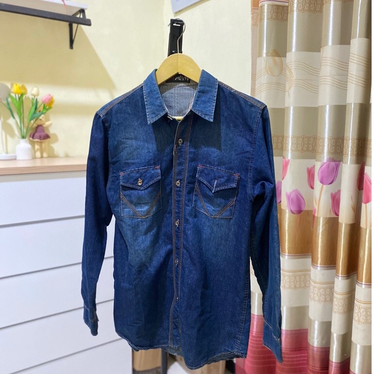 [PRELOVED] Kemeja denim ld 110cm pj 65cm - preloved skincare, make up & bodycare Rista Vanjaya