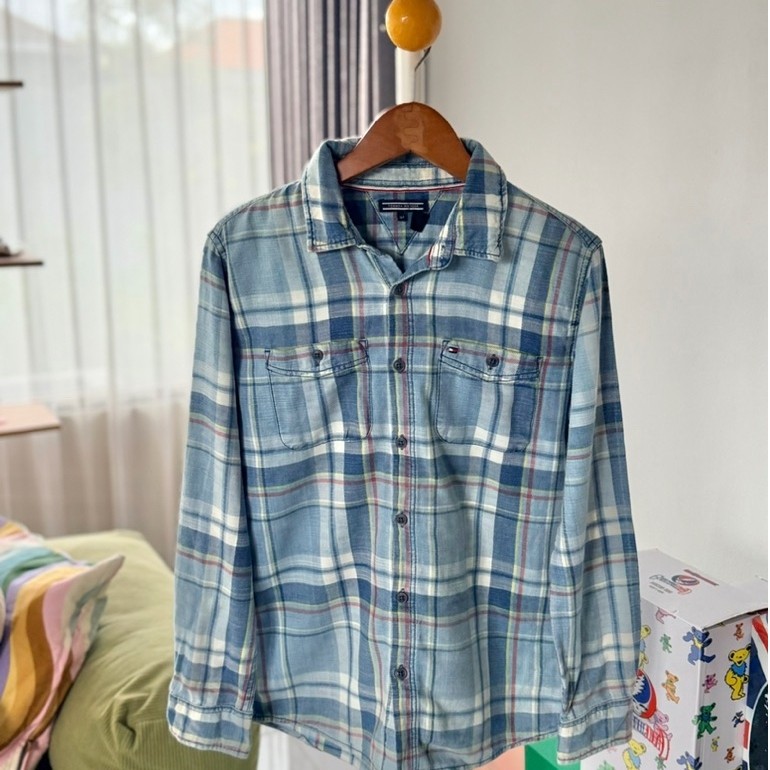 Kemeja Tommy Hilfiger