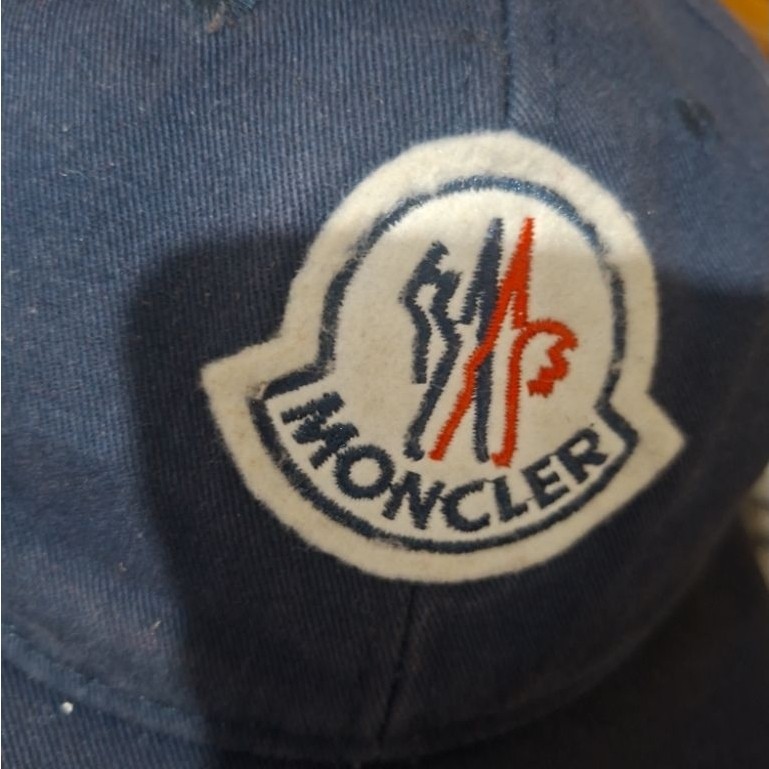 topi moncler