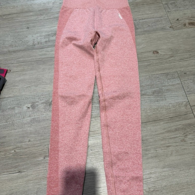 Preloved gymshark size S worn 2x