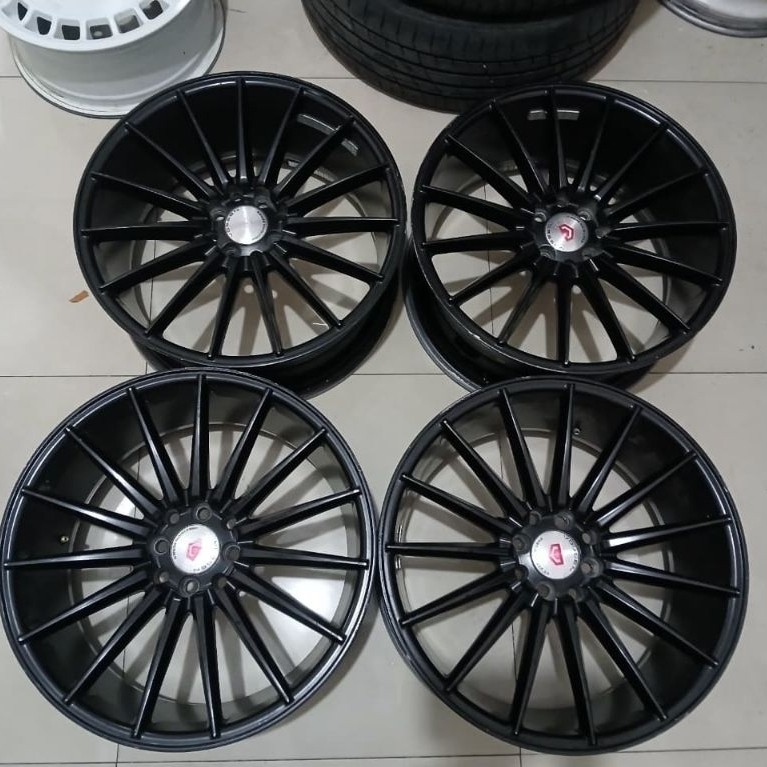 VOSSEN R18 X8 8X100/114,3 ET40 BLK