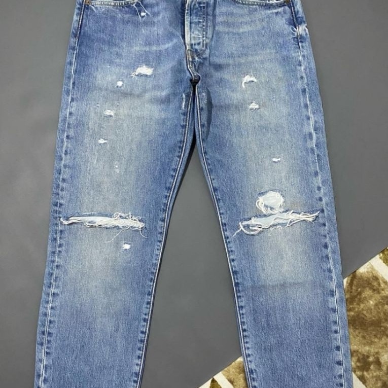 levis 501 CT bekas