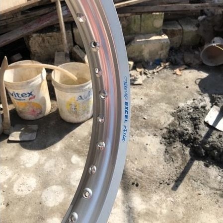 velg takasago excel asia ring 18 silver ukuran 185