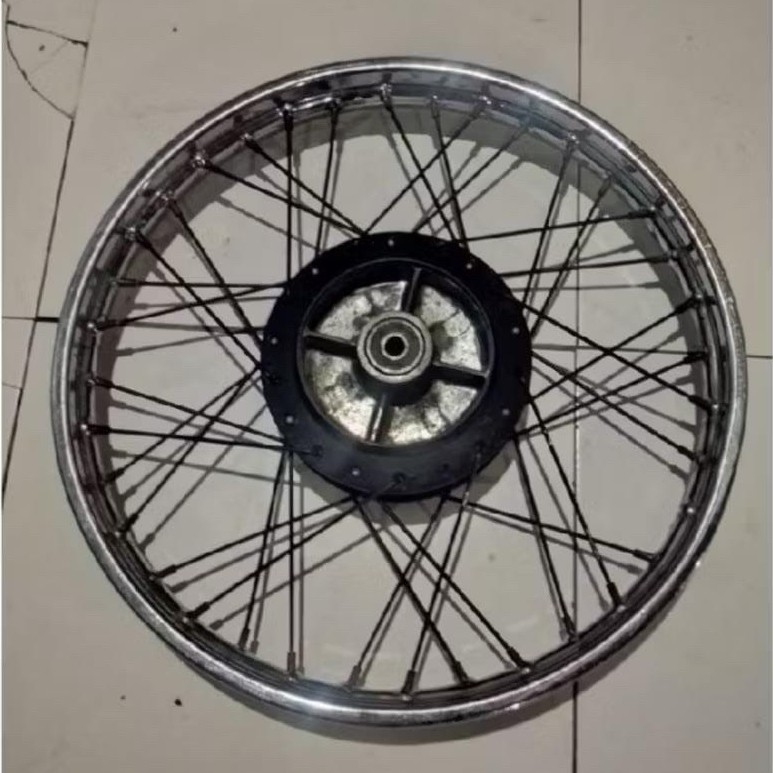 velg/pelek jari jari bagian belakang motor Vega ZR/Vega new Jupiter MX teromol besar ORI copotan.