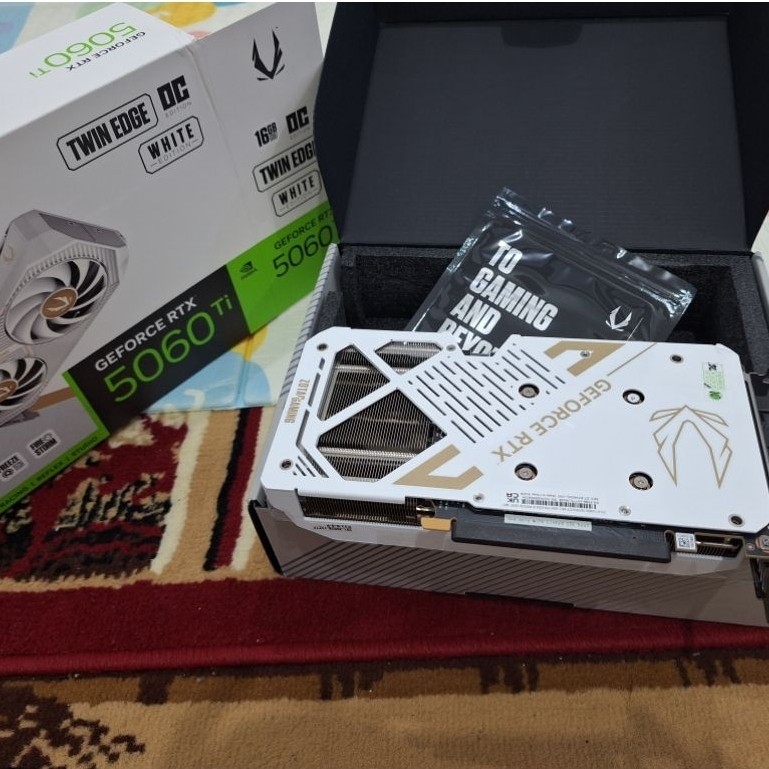 Vga RTX 5060 TI 16 GB white edition