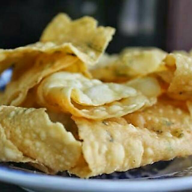 Keripik Pangsit Bawang/Kue Bawang 1 Kg