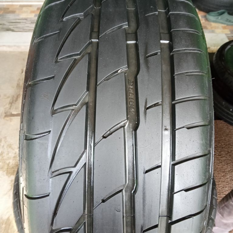 Delium EVORAZE 195/50/R15, ban mobil bekas ori 90% siap pakai.