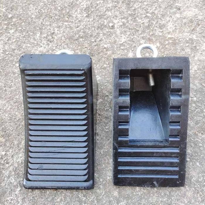 Ganjalan Ban Mobil Parkir Penahan Roda / Rubber Wheel Parking Chock - Tanpa Besi terlaris