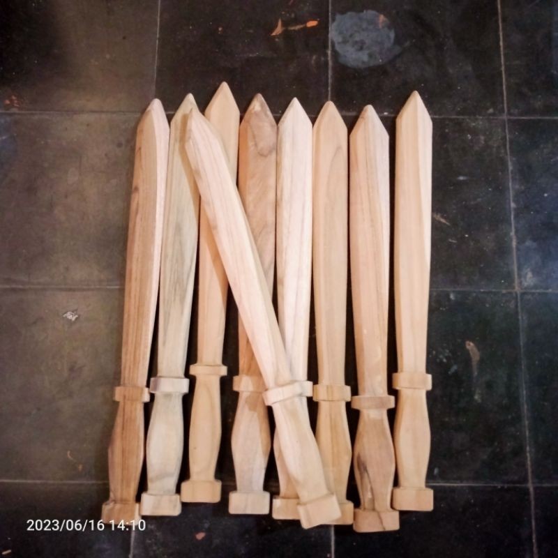 Pedang Pendek Peragaan Latihan Tunggal Beladiri Bahan Kayu - Pedang Kayu Silat IPSI