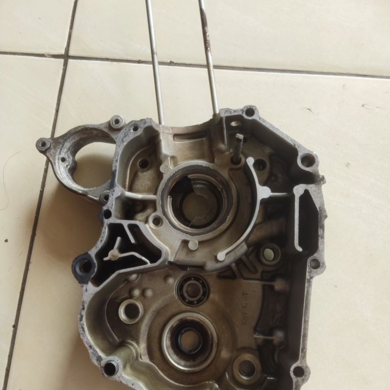 bak mesin krengkes kiri mocin happy pnp Honda c series