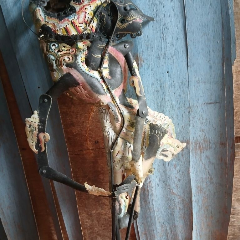 Hiasan dinding karakter wayang kulit 175rb jadul antik vintage lawas display dianggap mati