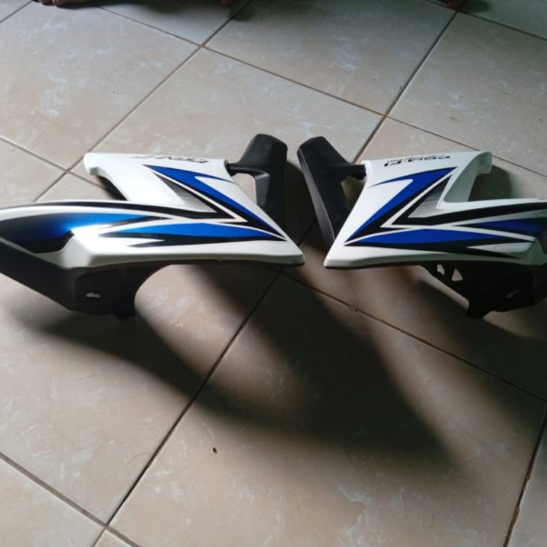 sayap tangki motor CBR 150 old original copotan
