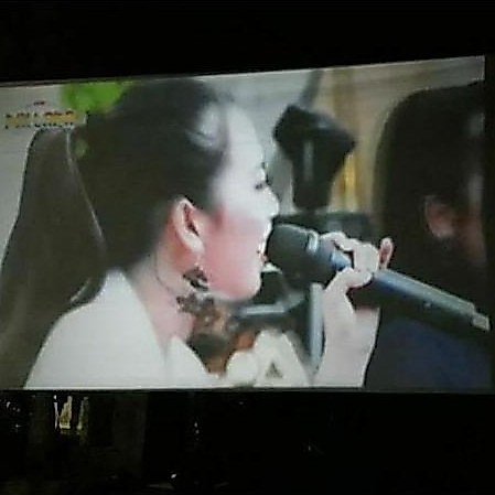 Layar proyektor putih polos size 150cm x 300cm tanpa sambung