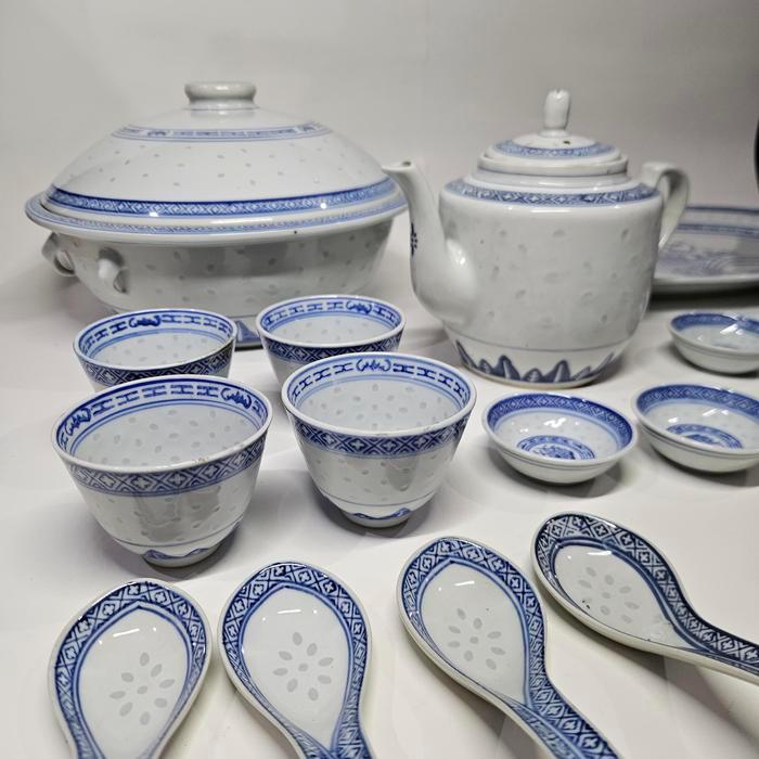 vintage 1970 china set piring lengkap