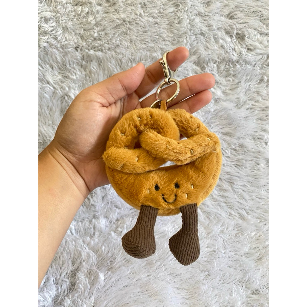 Jellycat Keychain Pretzel / Gantungan Kunci Jellycat Pretzel