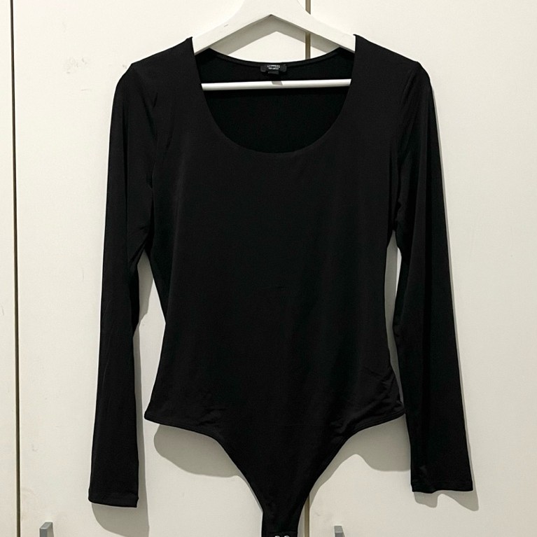 Express Bodysuit Long Sleeve Body Contour