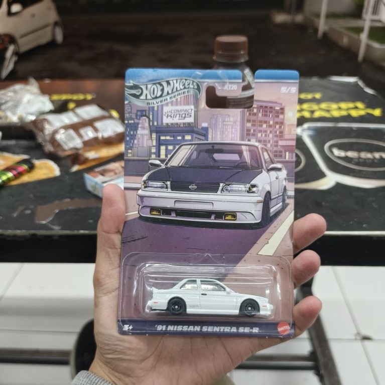Hotwheels Compact King's Nissan Sentra SE-R
