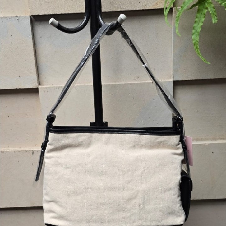 PAYLESS ORIGINAL. CHRISSIE. PINE TOTE BAG - WHITE/BLACK. TAS WANITA. NEW WITH TAG