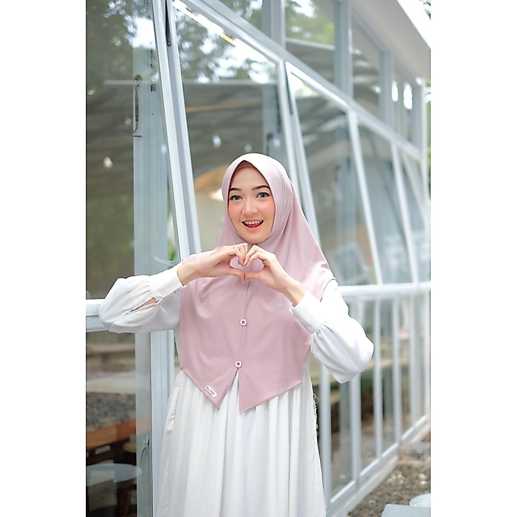 Hijab jilbab instan kekinian pyramida kancing pet soft by lubna craft