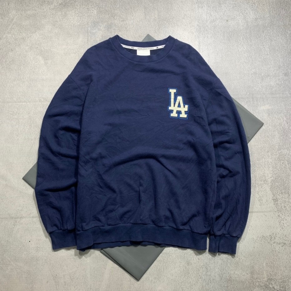 Crewneck MLB LA navy ( Size on tag M fit XL)