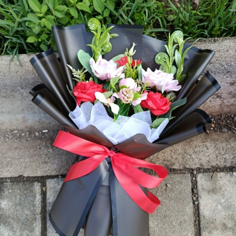Buket Bunga Mawar Artificial Buket Bunga Mawar Palsu Buket Wisuda Buket Ulang Tahun