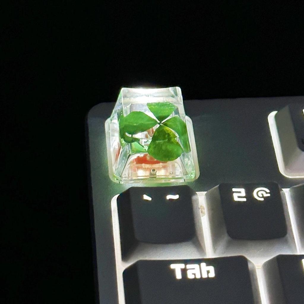 Original drop glue DIY resin high light four-leaf clover key cap True flower mechanical keyboard key