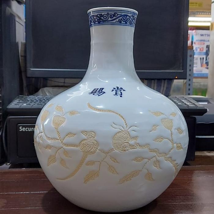 guci keramik antik