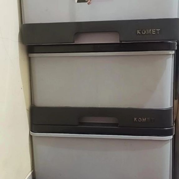 lemari susun komet